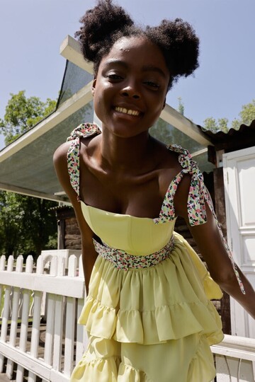 Mamba Volanlı Kemerli Sarı Elbise